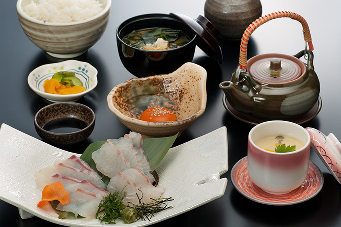 大鳴海鯛まぶし(鯛茶漬け仕立て)