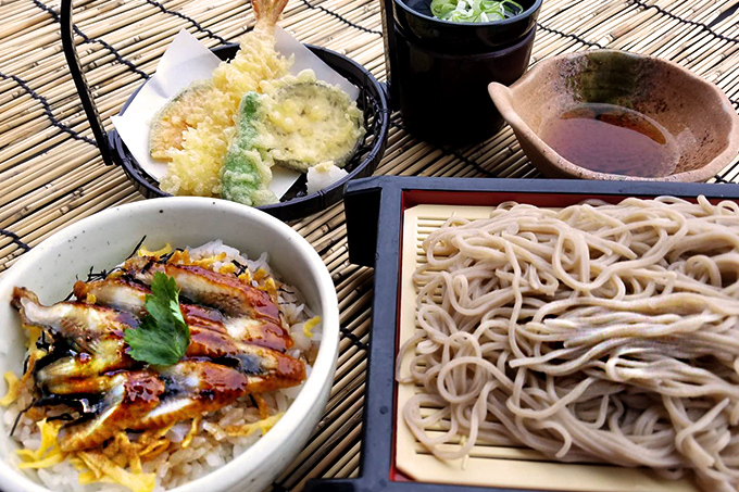 ミニ丼と蕎麦のセット